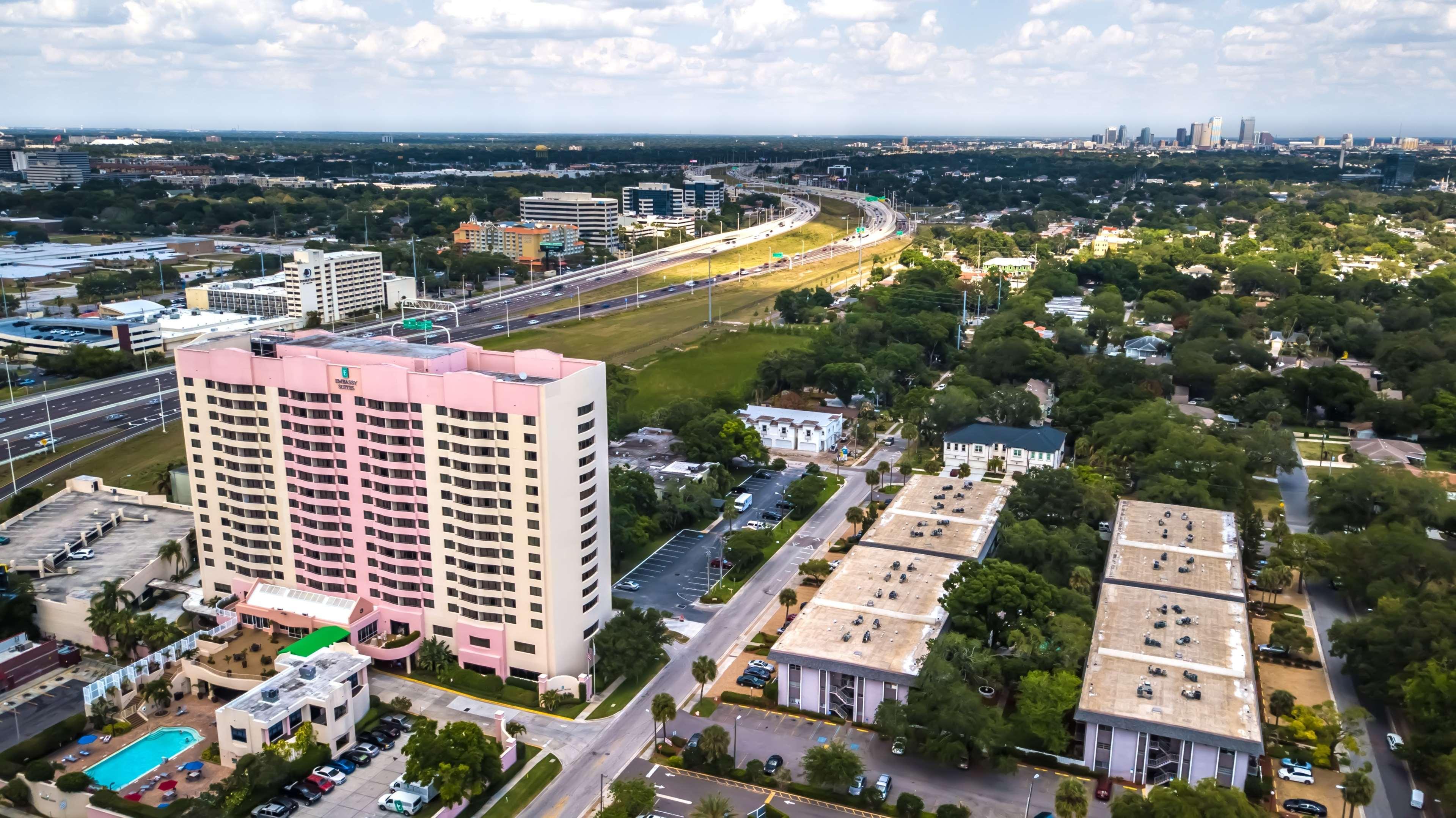 Embassy Suites By Hilton Tampa Airport Westshore Екстериор снимка