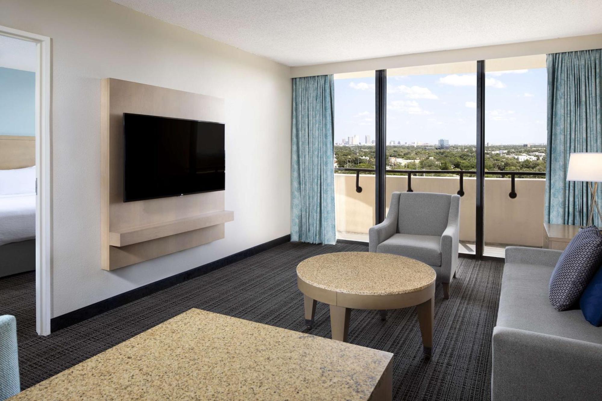 Embassy Suites By Hilton Tampa Airport Westshore Екстериор снимка