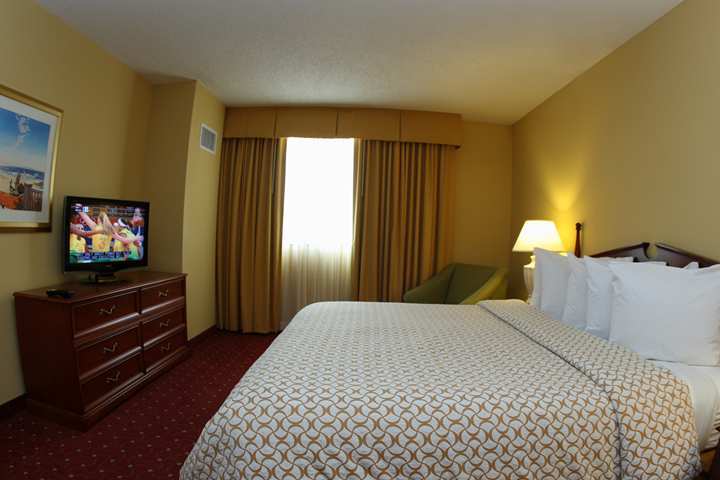 Embassy Suites By Hilton Tampa Airport Westshore Стая снимка